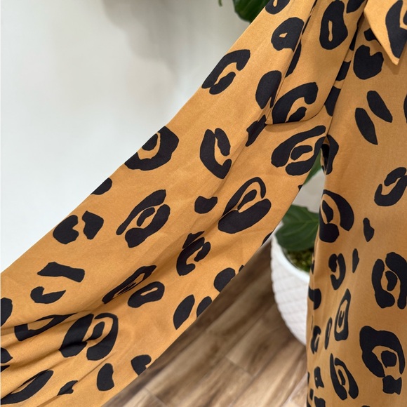 Who What Wear Leopard Print Blouse - Picture 4 of 8